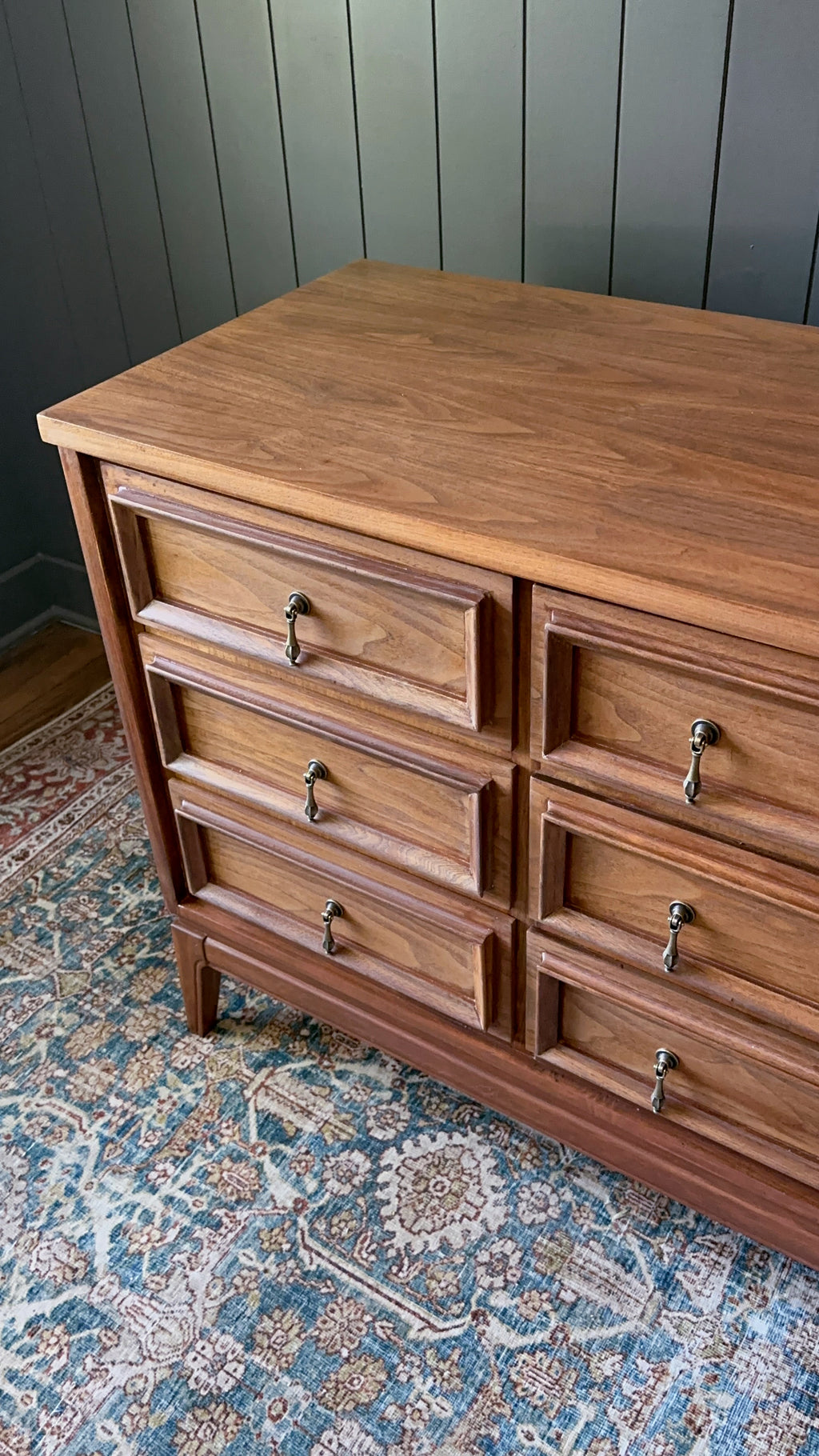 Walnut 9-Drawer Dresser